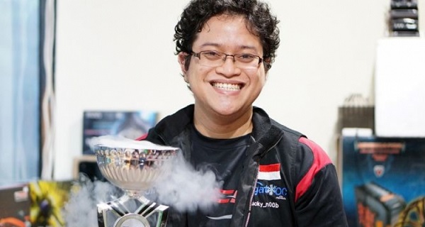 Alva Jonathan Juara Overclock Dunia